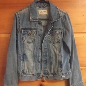 [Aeropostale] light wash destructed denim jacket